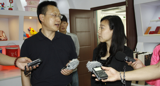 ���AС���У����������ۡ���ˇ����(qi��ng)