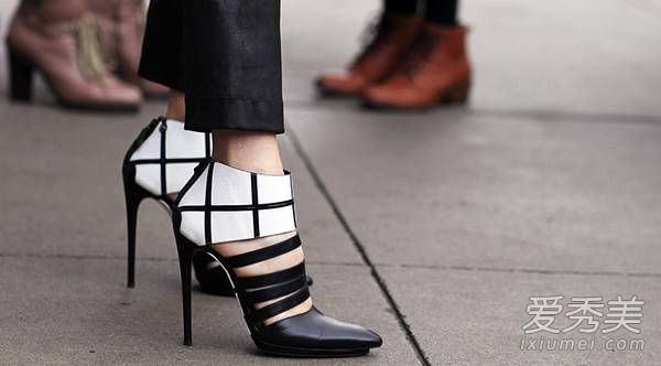 ʲô���ϴ�ʲôЬ ������߸�Ь����