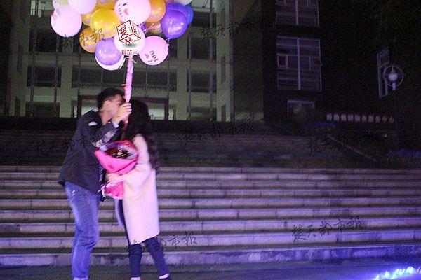 ��(d��ng)���������ΠN�x�����̘Ǻ�Ŀյ��ϣ����Sɫ���ǟ��[�Ƀ��w���ĈD�����{(l��n)ɫ���ǟ��[����Marry me���֘��������������ڹ���ď����ֱ����ю������̘�8�ǵ���_���@�r��ϵ������ָ�Ě���������8�����ΠN�x����õ������ϥ������e����ָ��������������µġ��H�шF(tu��n)���tһ����_�֙C(j��)�W������]��ɹ��������С�����������޽o�����޽o������