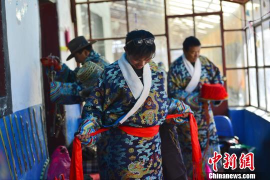 ���ع����赸�����ˣ�ϣ���������p�˼���