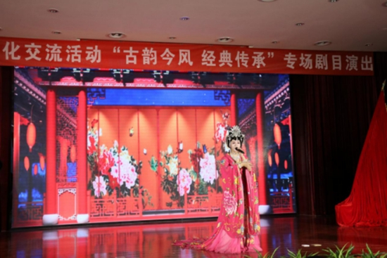 �����Ļ��������֮����퍽��L(f��ng)����(j��ng)����С�������Ŀ�ݳ��ڶ�վ�����