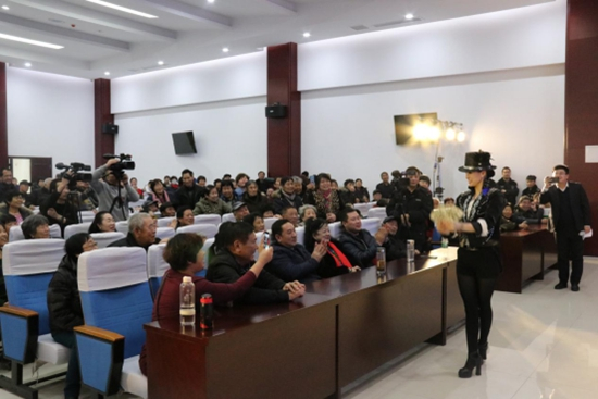 �����Ļ��������֮����퍽��L(f��ng)����(j��ng)����С�������Ŀ�ݳ��ڶ�վ�����