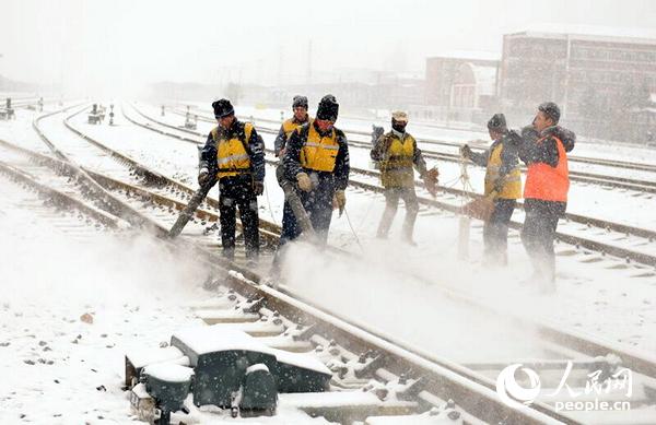 �L(zh��ng)�q���Fӭ�׈�(ch��ng)�L(f��ng)ѩ �F·���T(m��n)ȫ����ѩ���ϕ�ͨ