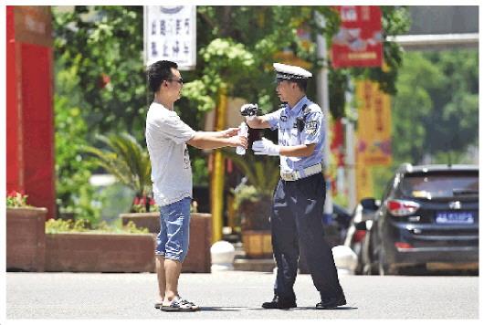 �c���M����һ�