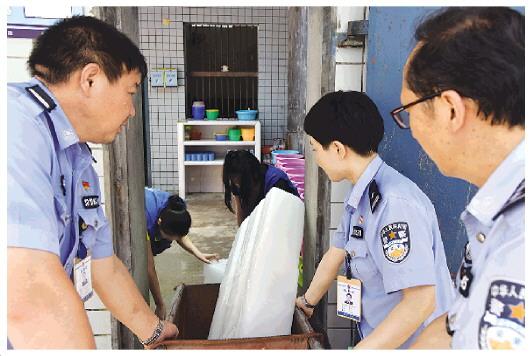 �c���M����һ�