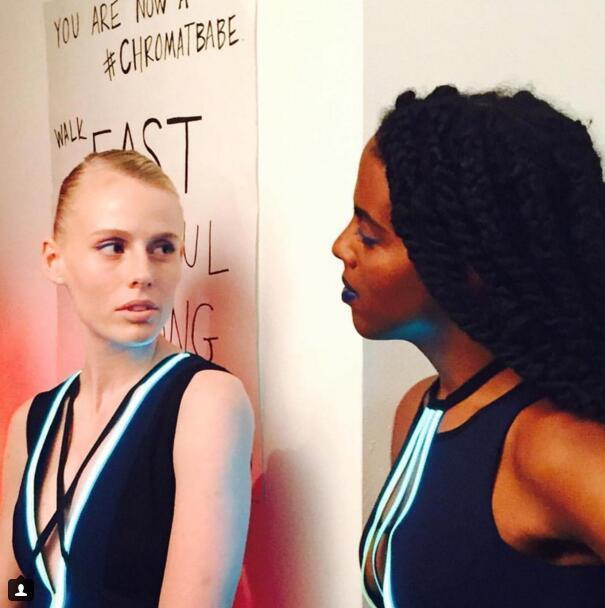 ��(d��)�����Ӵ���ɫ��֫�ڕr(sh��)�b������ ȼ��ȫ��(ch��ng)