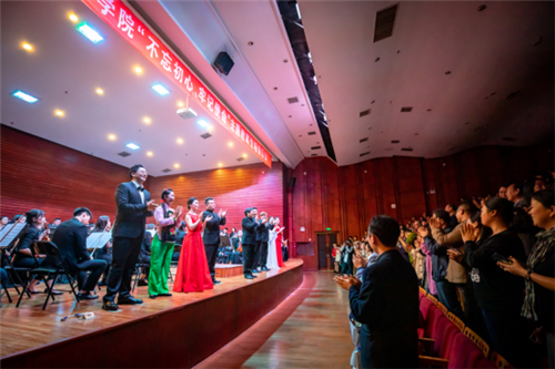 ��������˹�W(xu��)Ժ�e�k��������������ӛʹ�������}�����������������