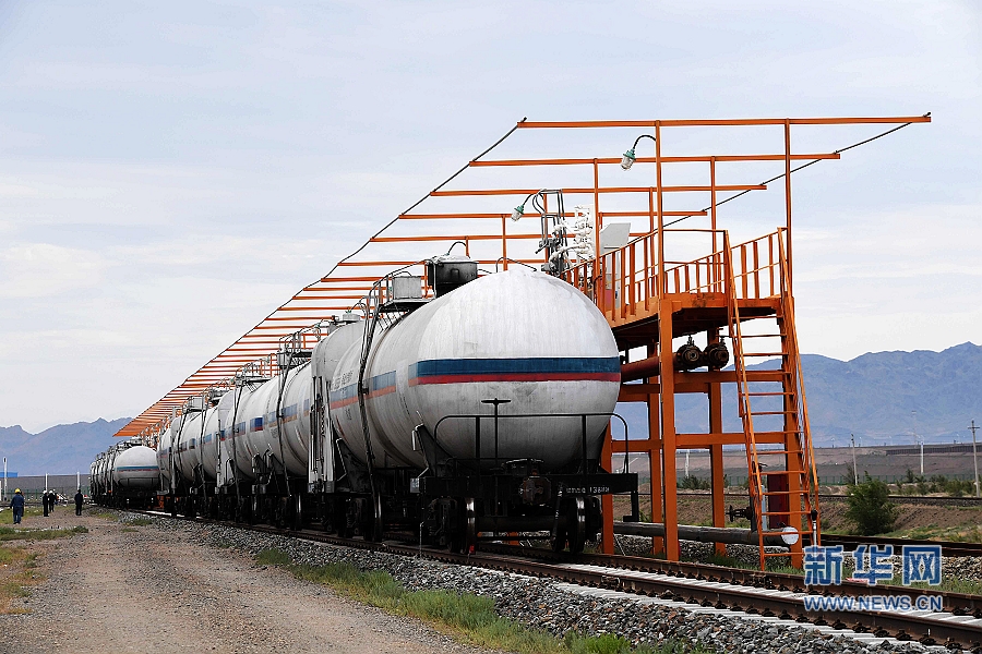 �½�����ɽ�ڿڰ�����Һ��ʯ�͚��F·��܇�_��