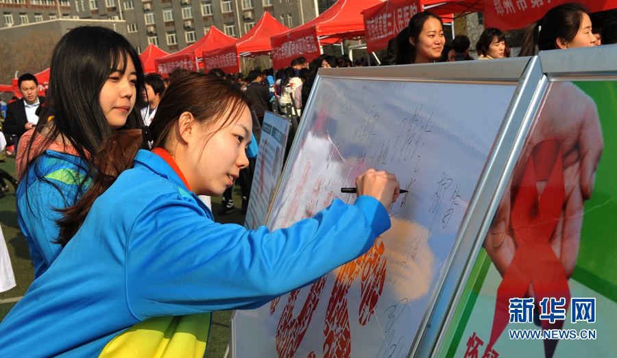 �����e�k���簬�̲������}У�@�������