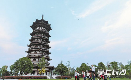 ������񣬃����ѳɞ��Lɳ�r���Ę˺�����Ƭ������Ⱥ�������İl(f��)չ�ɹ����D�����B(t��i)��(y��u)���������ع��@�������Lɳ���ӛ�� �u�� �z