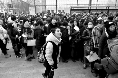 �����������������b�W(xu��)Ժ�ڶ��̌W(xu��)�ǿ��c�������ȴ��M�뿼�������A�r��ӛ������z