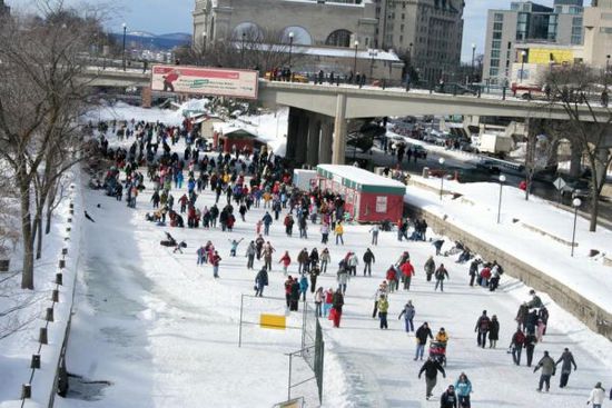 7���ط������w������ı�ѩ�澉