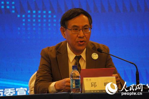 �����ڶ�����Z�WԺ��У�L���Q�l(f��)�����Ї���һ��һ·���c�Žz�I֮·��Ҫ؛Դ�����γ���(li��n)�˳��h��������ꖳǳ��h��