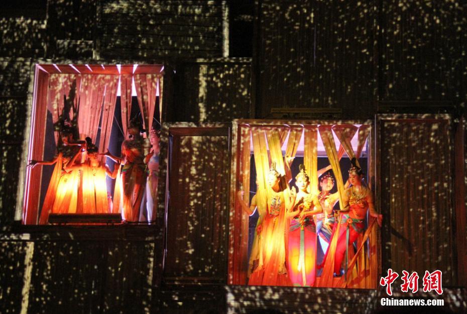 ����Ҋ�ػ͡���������Խ���v���z·����