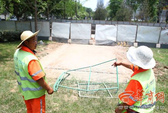 7��11���糿��ؓ؟��������Ǳ��P����·����·���ľ�·֮�g·�εı����T��������һ�����E�����^������߀�úõı����T��Ϣ������Ȼ��һҹ֮�g��ʧ��Ҋ����ԭַҲ����߸Ƀ���ֻʣ��߀����ذ�u��һƬ�յ�����Ȼ��������������ƷҲ�������w��