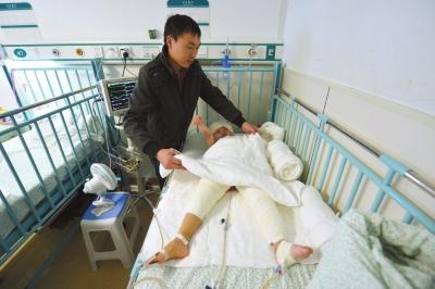 �ӱ�3�qŮͯ���M�_ˮ� 3��ֲƤ���g����e��