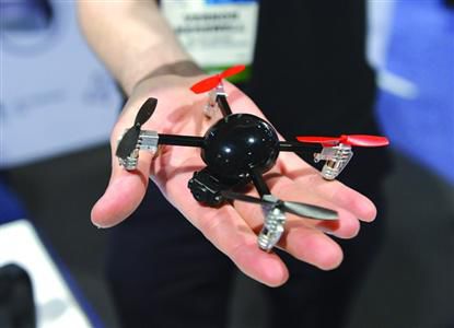 帶攝像頭的迷你民用無(wú)人機(jī)