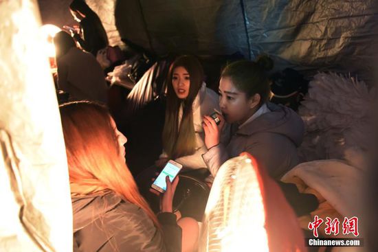 2015��12��24����ɽ��ʡ̫ԭ����������(ji��)�ա�ƽ��ҹ����ɽ��̫ԭһ�̈�(ch��ng)������������������ȵ������e�k���S�ܡ���(n��i)��������ģ������Ƭ�|���_(t��i)����׺���������