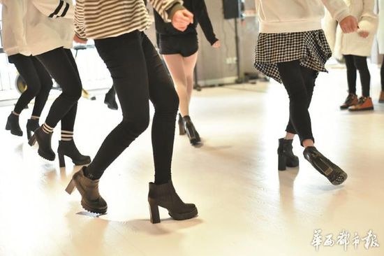 ÿ��������(x��)������Ҫ�����߸�Ь�ྚ�赸��