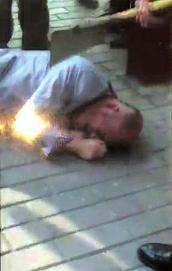 ��������5�r(sh��)�S������Сկ��·�y̩���T�ڰl(f��)��һ��������һ���ӳֵ�ͱ��һ�����Ѓ�������ԇ�D�ٳ�һ�v�Gɫ늄�(d��ng)܇�����������������F�@�Ʒ�����(j��)����ͨ��(b��o)�������˗�ĳ��46�q��ϵ�y̩��ĳKTV�����T��