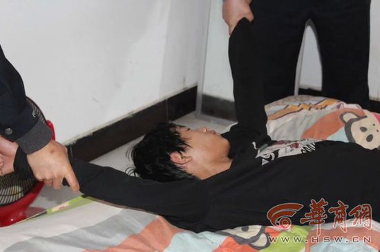 �ھW(w��ng)������ͨ��ҹ�C�����(zh��n)���h19�qС����ĳ��һ�Ν���e�˼�͵�|����͵��29���t���Ȗ|��������������ϛ]��Ϣƣ�v��˯�������Y(ji��)��ʧ���ؼҰl(f��)�F(xi��n)������æ���������s��ץ������