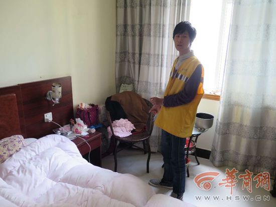 4��26�����k���񾯽�B��4��15�����磬��ĳ����ͨ��ҹ�C���ڽ����e�����l(f��)�F(xi��n)��Ůʿ���Пo�ˣ������Ԃ��耳״��_��Ůʿ�ķ��T���ڷ���(n��i)�I�`��1�l���������1����5����1Ԫ�ļt����(sh��)����Ӌ29Ԫ����������һ�����ϛ]����Ϣ��ʮ��ƣ�v������������Ůʿ�Ĵ���˯���ˡ���