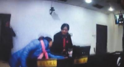 ����Ů�Ӵ��[��ͥ��������˺���ĕ�����10��(g��)��