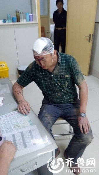 被打傷的執(zhí)法人員