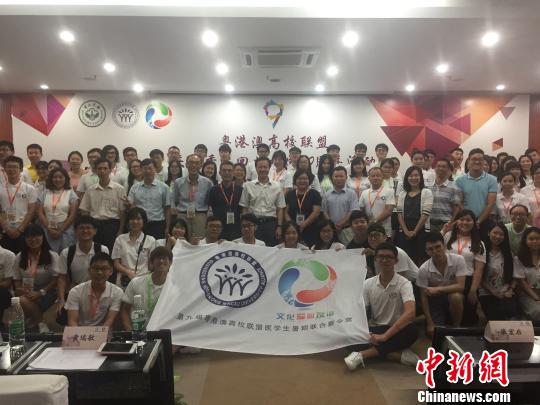 ���۰ĸ�У(li��n)���t(y��)�W(xu��)������(li��n)������I(y��ng)�_(k��i)�I(y��ng)