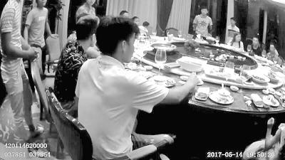 ���NŮ�^Ŀ���H��������ý�һŭ�e�� �۲͕r��ץ