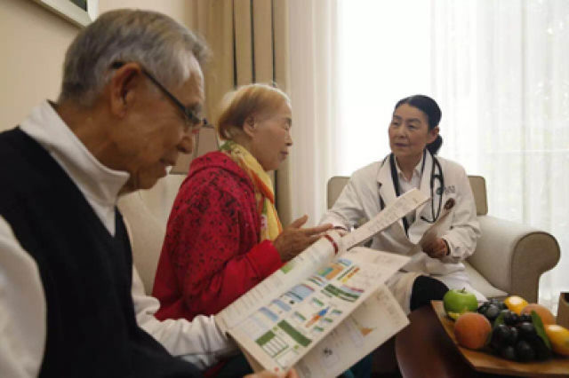 ���g������(ji��n)��һ���Ǻ�һ��(g��)���ҵĳ־Ñ�(zh��n)