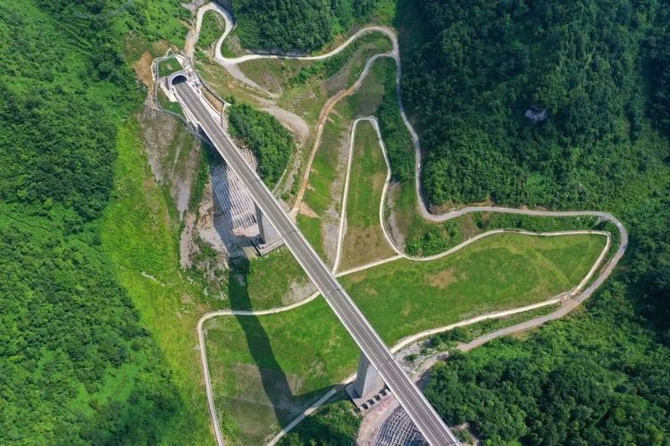 ȫ��(gu��)�F·�I(y��ng)�I(y��)���ͻ��14�f(w��n)������