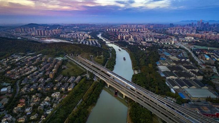 ȫ��(gu��)�F·�I(y��ng)�I(y��)���ͻ��14�f(w��n)������