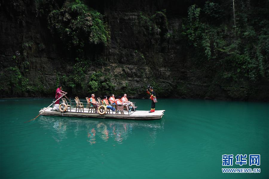 (新華全媒頭條·走向我們的小康生活·圖文互動)(4)大城大鄉(xiāng)的“幸福協(xié)奏曲”——重慶推動高質(zhì)量發(fā)展創(chuàng)造高品質(zhì)生活紀(jì)事