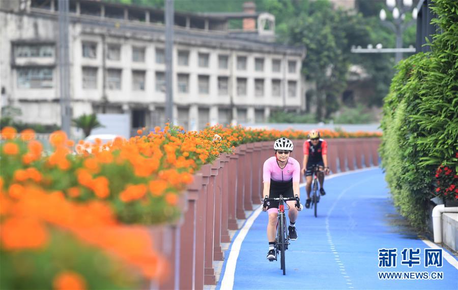 (新華全媒頭條·走向我們的小康生活·圖文互動)(13)大城大鄉(xiāng)的“幸福協(xié)奏曲”——重慶推動高質(zhì)量發(fā)展創(chuàng)造高品質(zhì)生活紀(jì)事