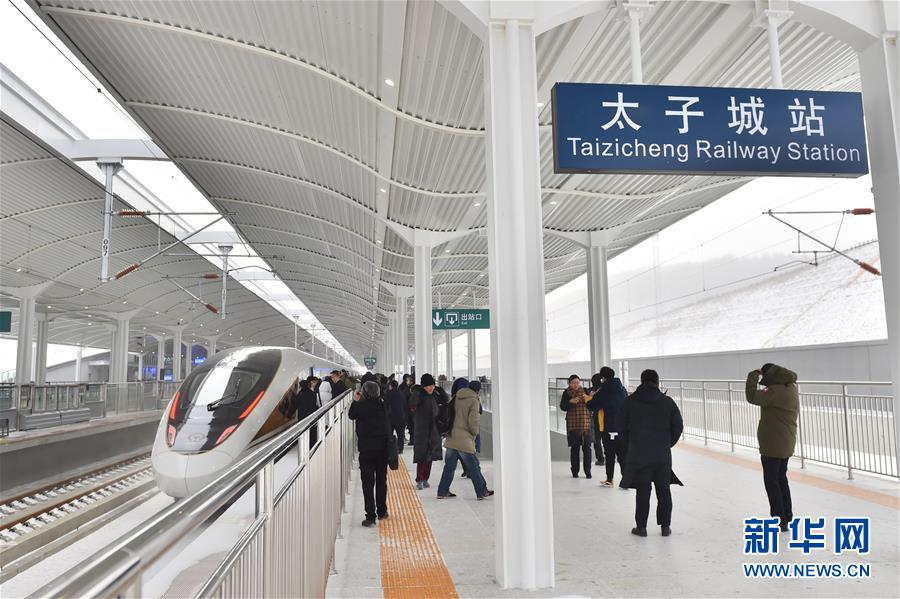 �����Aȫý�^�l���D�Ļ���(d��ng)����10��������չ���p�W��֮��Ӣ�ˡ������ڱ������W��(hu��)�_Ļ��Ӌ(j��)�r(sh��)500��֮�H