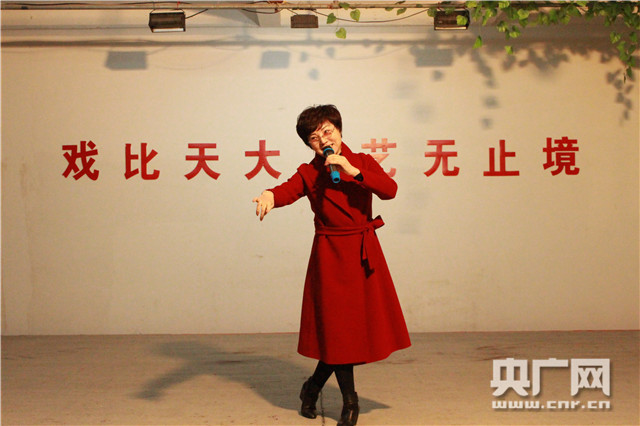 �D�ߣ�����һ���݆T�������ݑ���Ҽ����������÷���ݳ�...