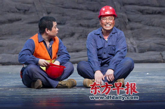 ����Ԓ���������x�����ڜ������˵�100���ݳ��������B��3�����|������ˇ�g(sh��)��Ժ�݆T���S�񣨈D�ң������˹����x�@λ�����h���ˡ������ӛ�� �߄�ƽ �D